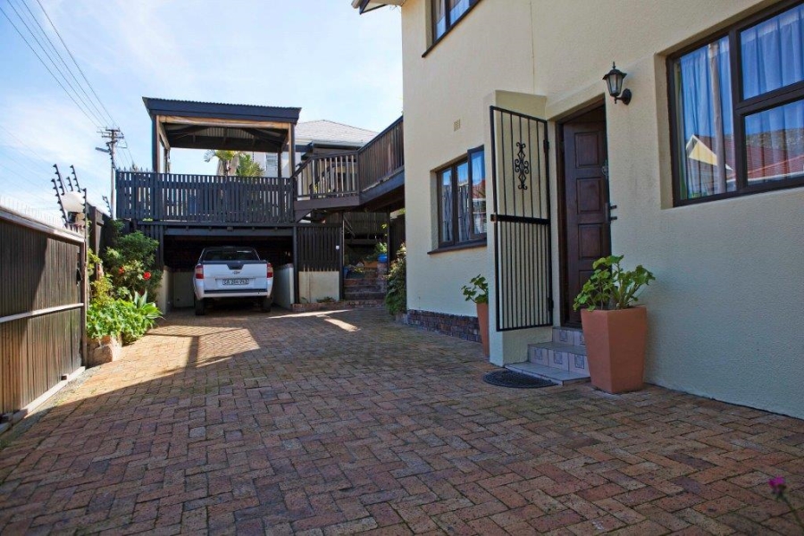 8 Bedroom Property for Sale in Fish Hoek Western Cape